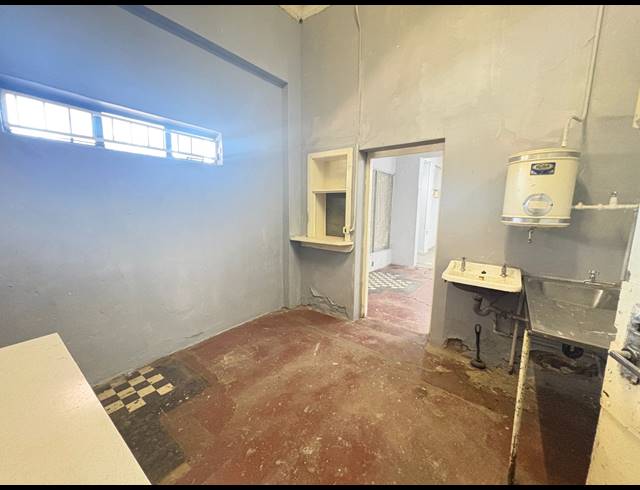 957M² WORKSHOP FOR SALE IN SPRINGS CENTRAL
